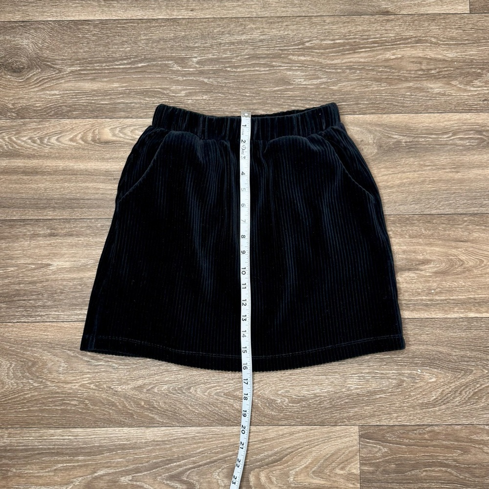 Stitch & Pine Black corduroy Mini Skirt Women’s Size Small Preowned - Picture 4 of 8